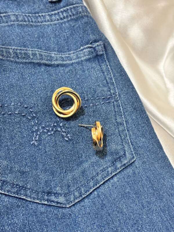 Gold twisted studs