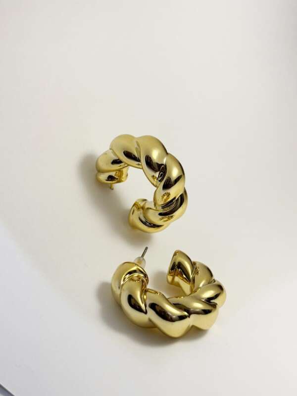Classy Spiral Earring