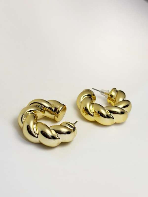 Classy Spiral Earring