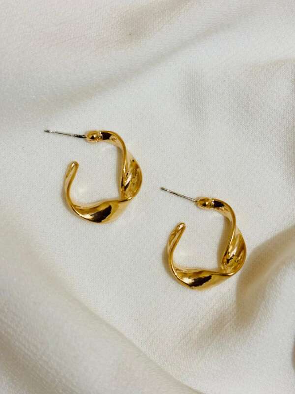 Wavy Stud Earring