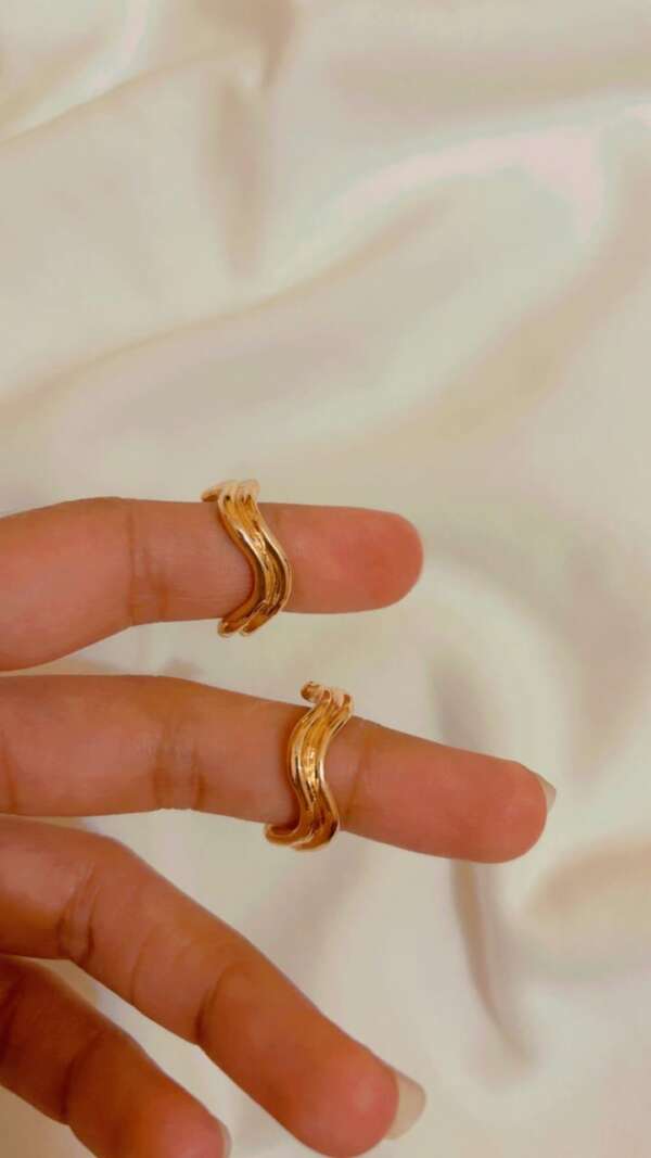 Wavy Hoop Earring
