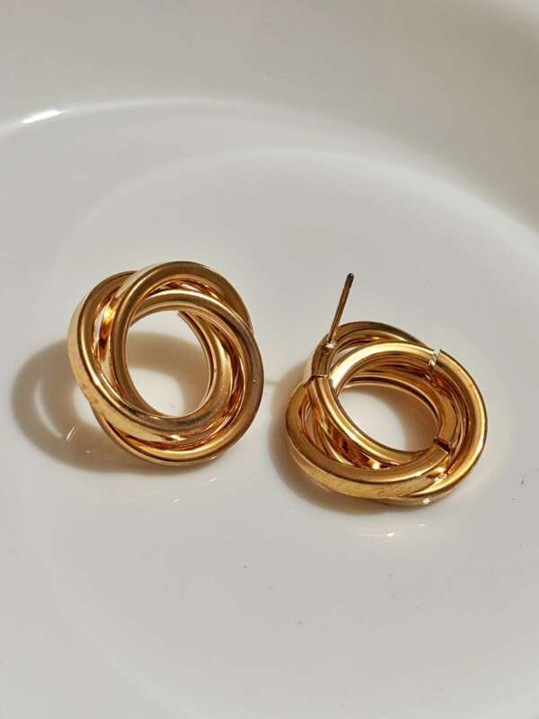 Gold twisted studs