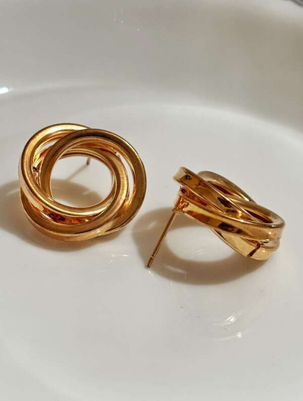 Gold twisted studs